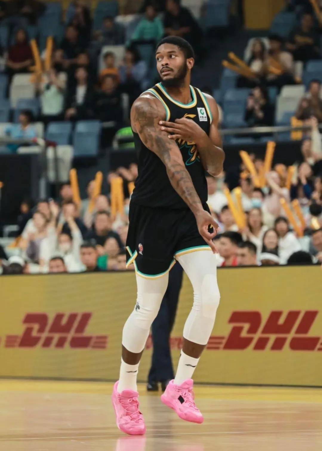 贝博体育 -包含赛后广厦男篮调整名单以备NBA季后赛，更衣室发声环节打磨，底气十足，纪律约束更严格的词条