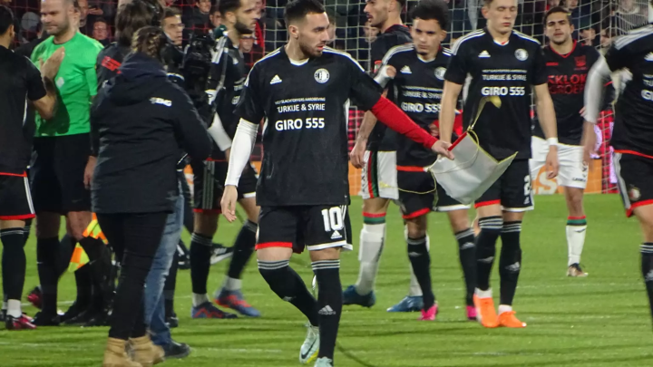 今晨体能课后;费耶诺德豪取连胜备战葡超;话题不断;训练强度明显提升 今晨体能课后;费耶诺德豪取连胜备战葡超;话题不断;训练强度明显提升