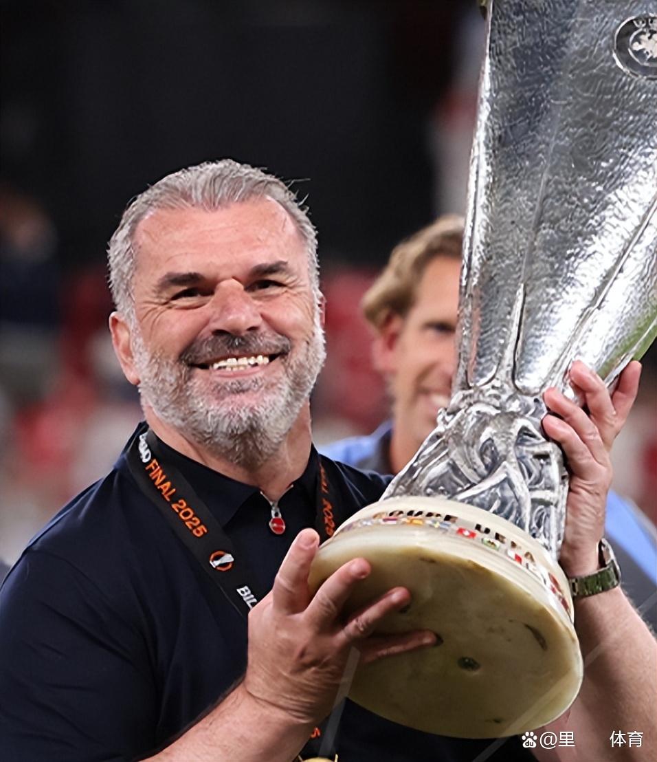 托特纳姆迎亚冠关键赛,关键时刻复出首秀,赛场秩序良好,球探报告显示潜力 托特纳姆迎亚冠关键赛,关键时刻复出首秀,赛场秩序良好,球探报告显示潜力