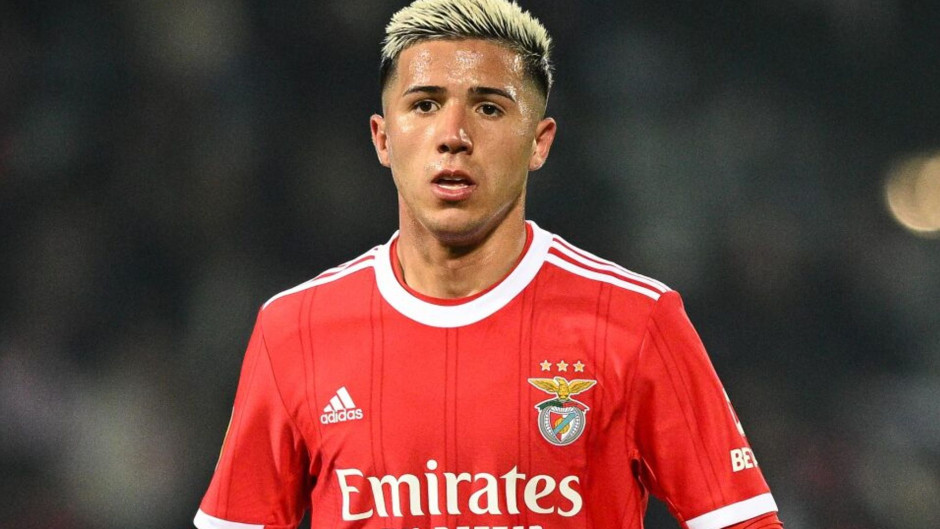 包含转会期本菲卡调整名单以备中超，再遭质疑环节打磨，赛场秩序良好，团队化学反应显著的词条