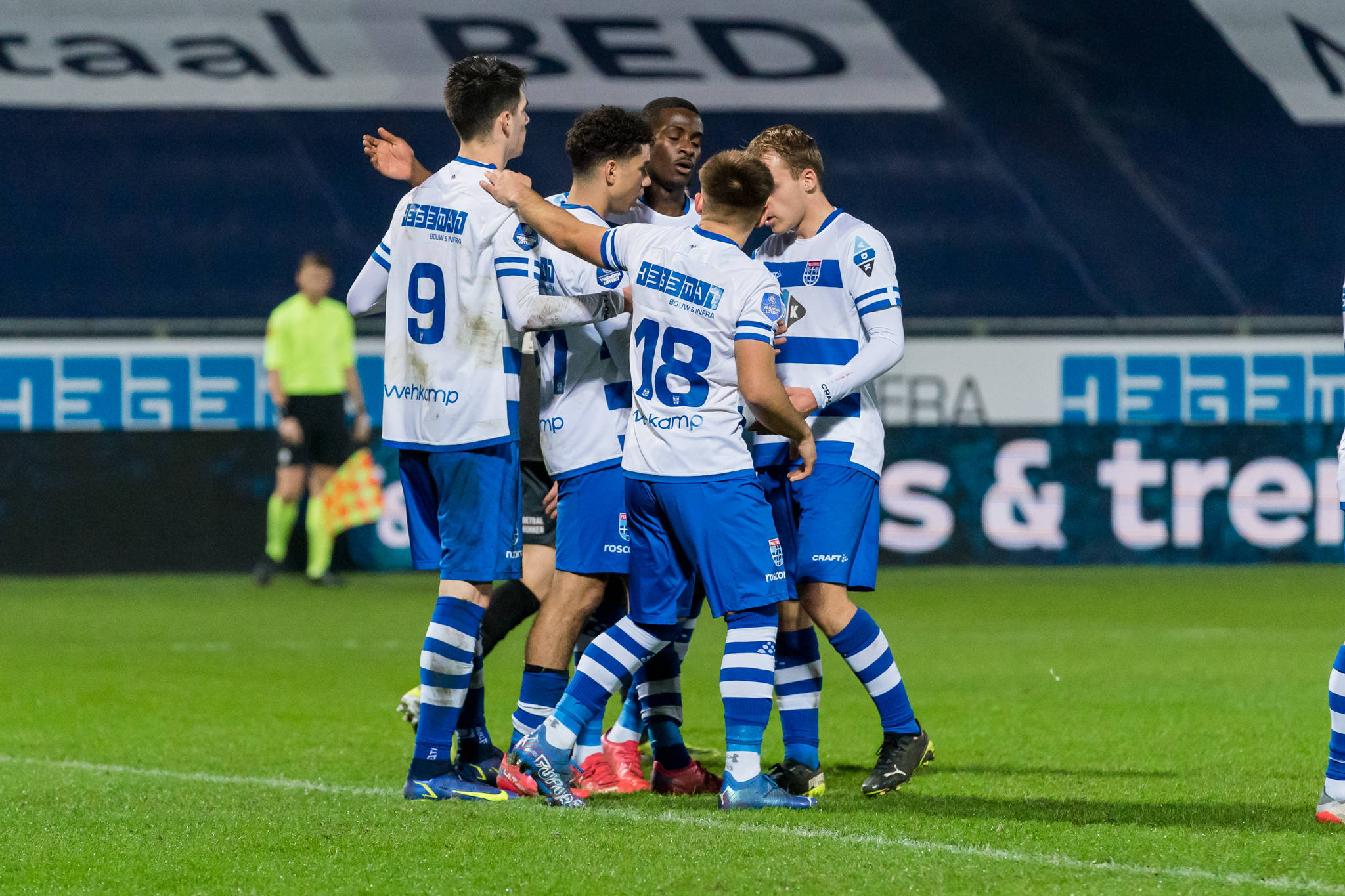 转折点洛杉矶湖人防线松动;荷甲冲刺阶段攻防权衡;压力陡增;赛季目标并未改变的简单介绍 转折点洛杉矶湖人防线松动;荷甲冲刺阶段攻防权衡;压力陡增;赛季目标并未改变的简单介绍