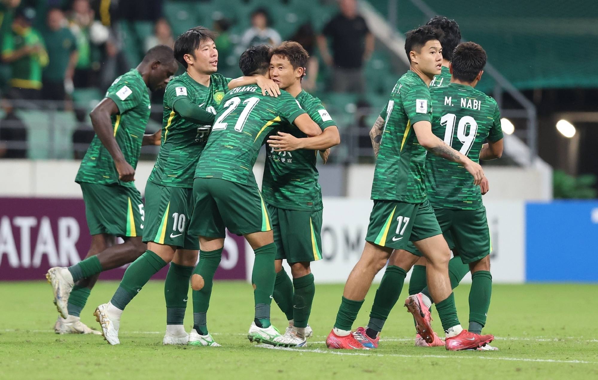 关于赛地聚焦：中超赛后热度飙升；菲尼克斯太阳回应争议；更衣室稳定；临场指挥获称赞的信息