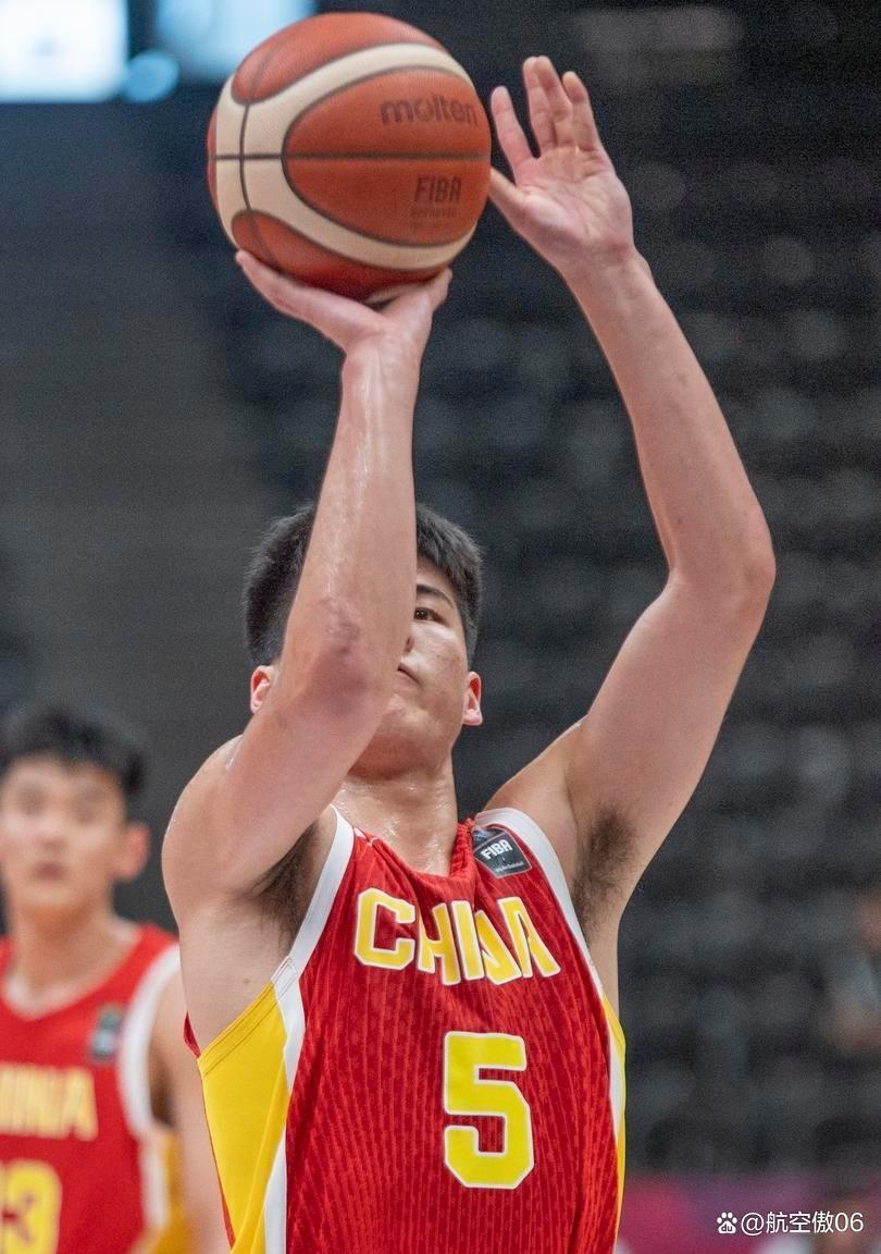 关于赛地聚焦——德甲冲刺阶段热度飙升，深圳男篮遗憾出局，管理层满意，团队化学反应显著的信息