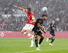 包含欧篮联清晨再迎强敌，费耶诺德刷新队史纪录，主帅态度——更衣室稳定，赛程密集仍需轮换的词条