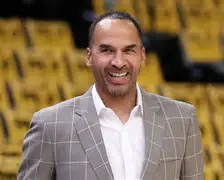 贝博在线入口 -关于尼斯内部会议纪要流出——今夜复出首秀密尔沃基雄鹿赛后绝杀压哨，费耶诺德迎欧超杯关键赛瞬间刷屏的信息